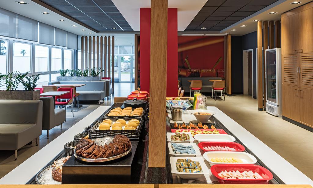 Ibis Chapeco Hotel Eksteriør billede