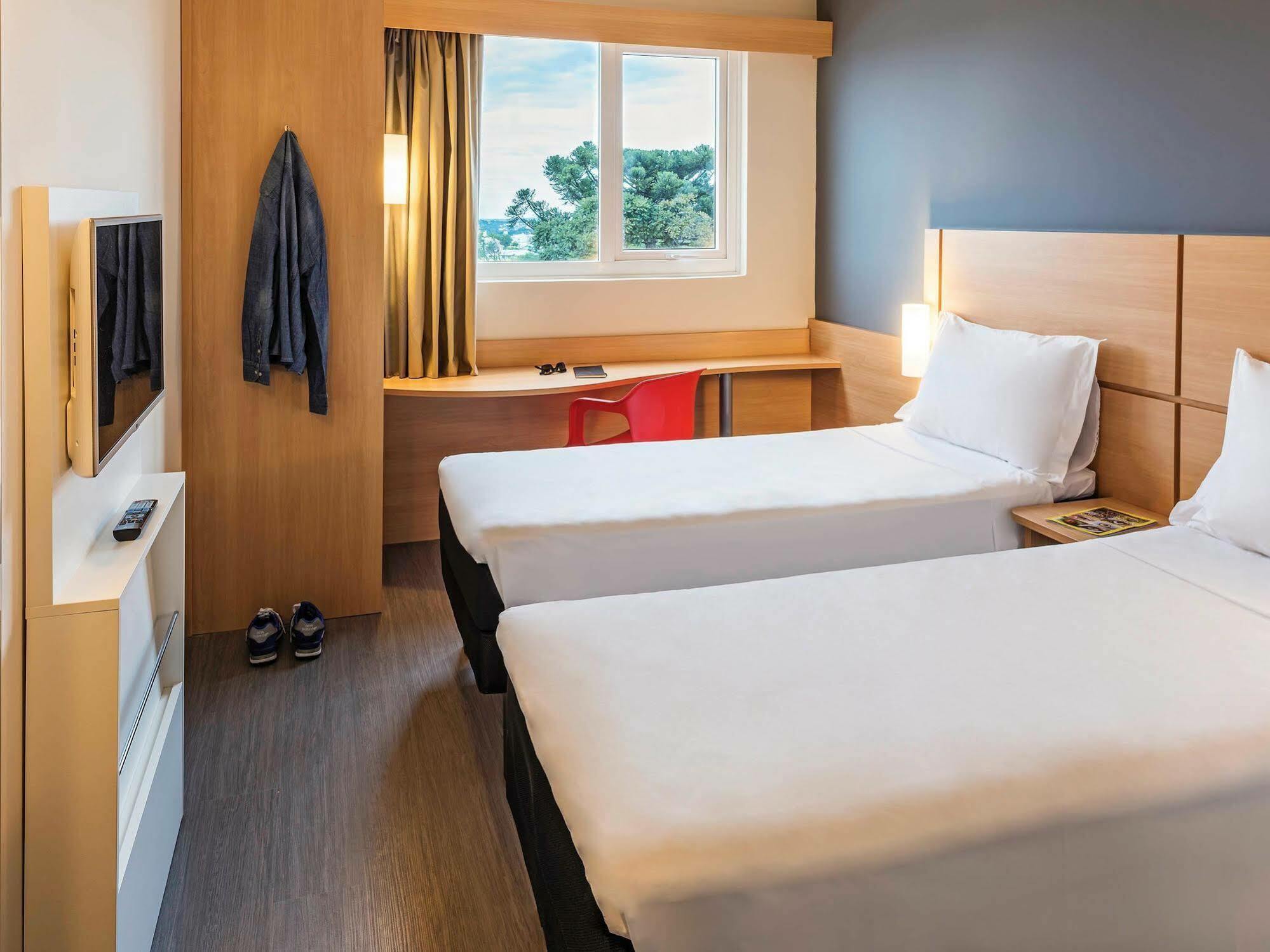 Ibis Chapeco Hotel Eksteriør billede